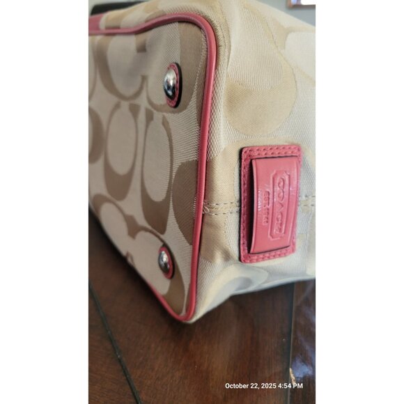 Coach F13533 CarryAll Tan Signature C Pink Trim 3 Section Kisslock Center - Picture 13 of 16